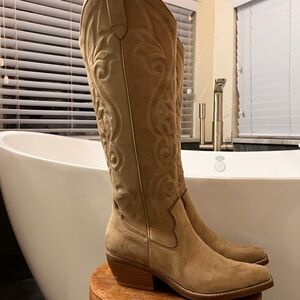 Source Unknown Beige Embroidered Heeled Boots